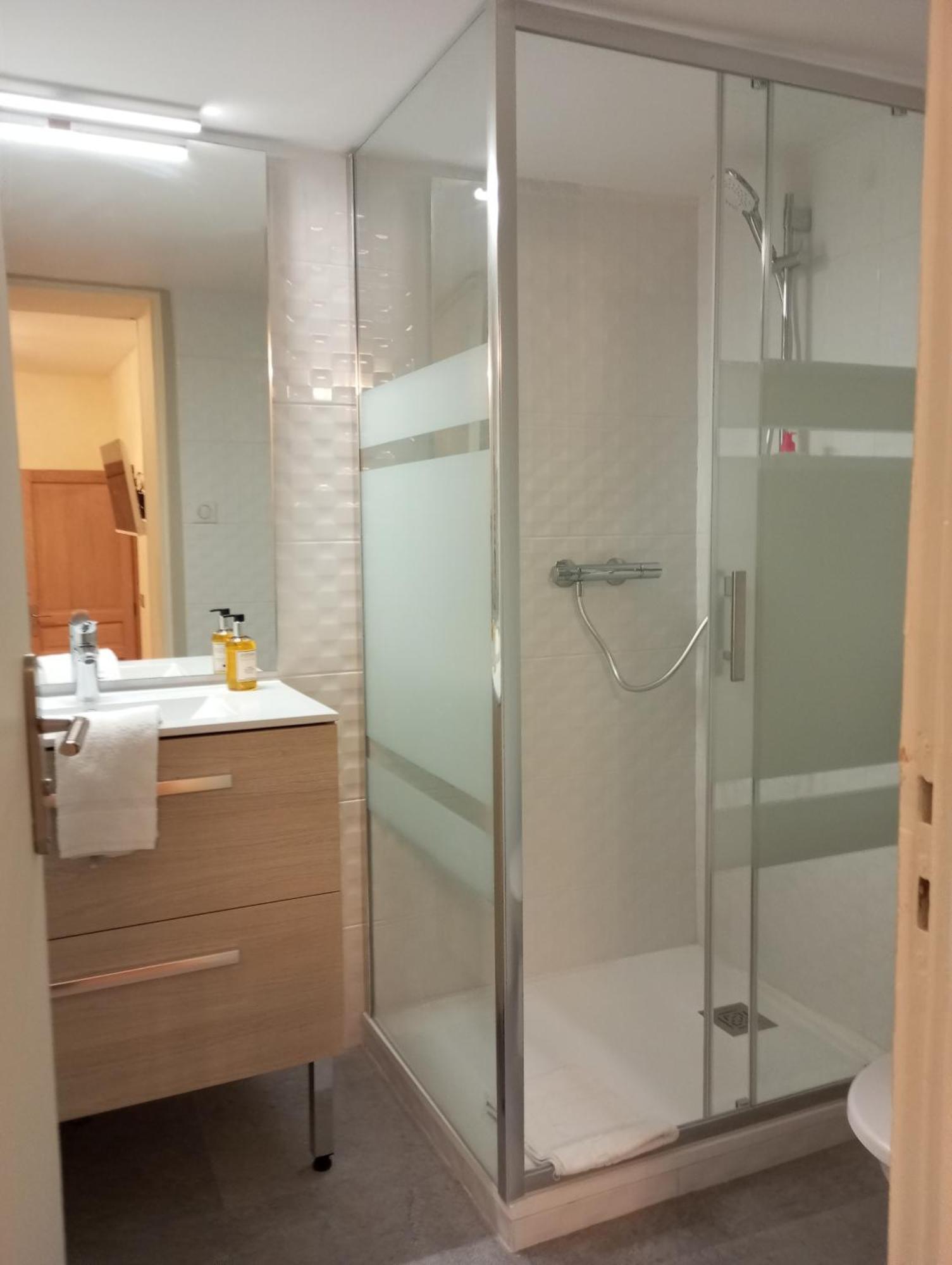 Hotel Logis Louise De Savoie 2*