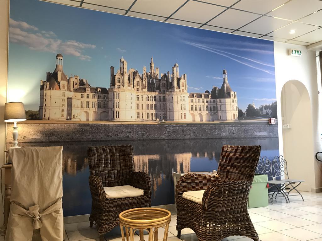Logis Louise De Savoie Hotel 2*